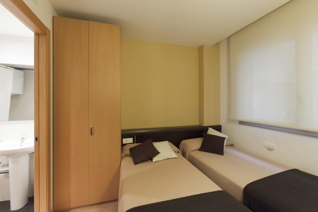 Apartment Apartaments Travessera-Parc Gueell Barcelona